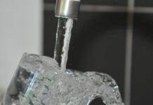「一杯水」倒閉了一間速食店