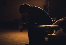半夜經常失眠難入睡 4種疾病不能忽視