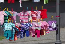 孩子的衣服別在外面「過夜」是迷信嗎?