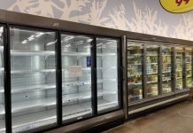 英國超市奇招掩飾貨物短缺 顧客哭笑不得