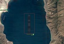 秘密軍事基地?湖中神秘物體引發猜測