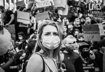 紐西蘭首都大規模爆發反疫苗強制令抗議,總理支持率依舊上升