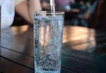 專家:6種情況多喝水 不是養生而是養病