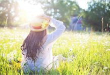 睡觉时突然「一脚踩空」是病吗?做好4事