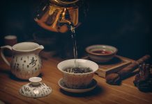 「有茶有酒多兄弟」下半句道出人情涼薄