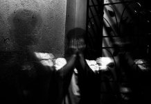 與幽靈溝通 穿梭人間、靈界的少女(圖)