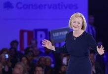 特拉斯可領高額終身津貼 約翰遜或將競選英國首相