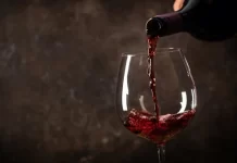 為啥喝紅酒時只倒「三分之一」?
