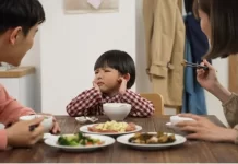 从四国孩子的餐桌表现 看教育的差距