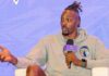 NBA明星霍华德加盟记者会 期盼赢球夺冠
