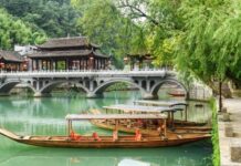 俗語精華:「窮不走水 富不涉淫」是啥意思?