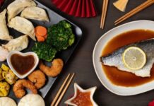 「菜不摆三 筷不成五 席不坐六」啥意思?(图)