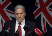 Winston Peters會見中國外交部長王毅,會談內容涉及廣泛