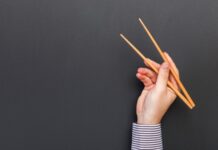 餐桌上用筷子有「十忌」用错小心挨骂