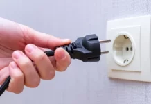 接觸電插頭該注意什麼?10大安全規則一定要知