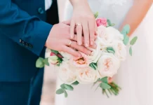 為陪女兒走紅毯,父親穿越廢墟步行30英里