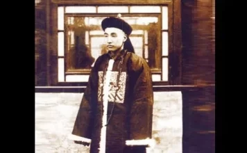 清朝大臣朝拜時為何要拍袖子?原來竟為了這些