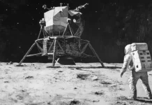 月球上外星基地?揭發者離奇身亡